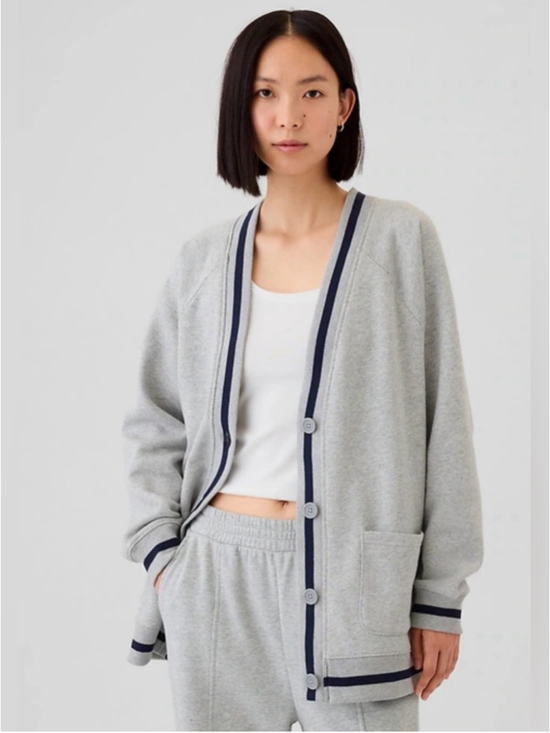 Sweaters - Gap Vintage Soft Oversized Varsity Cardigan 498951 size XXL
